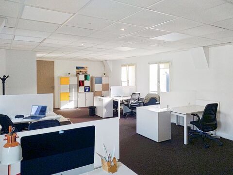 R&eacute;servez un bureau partag&eacute; ou un espace de coworking &agrave; Paris Madeleine 369 75008 Paris