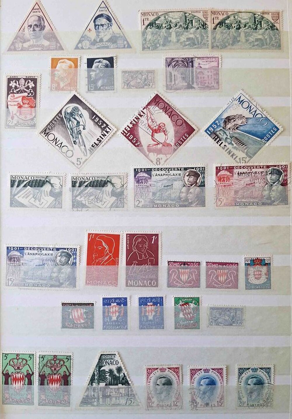 S&eacute;rie de timbres de collection de Monaco 