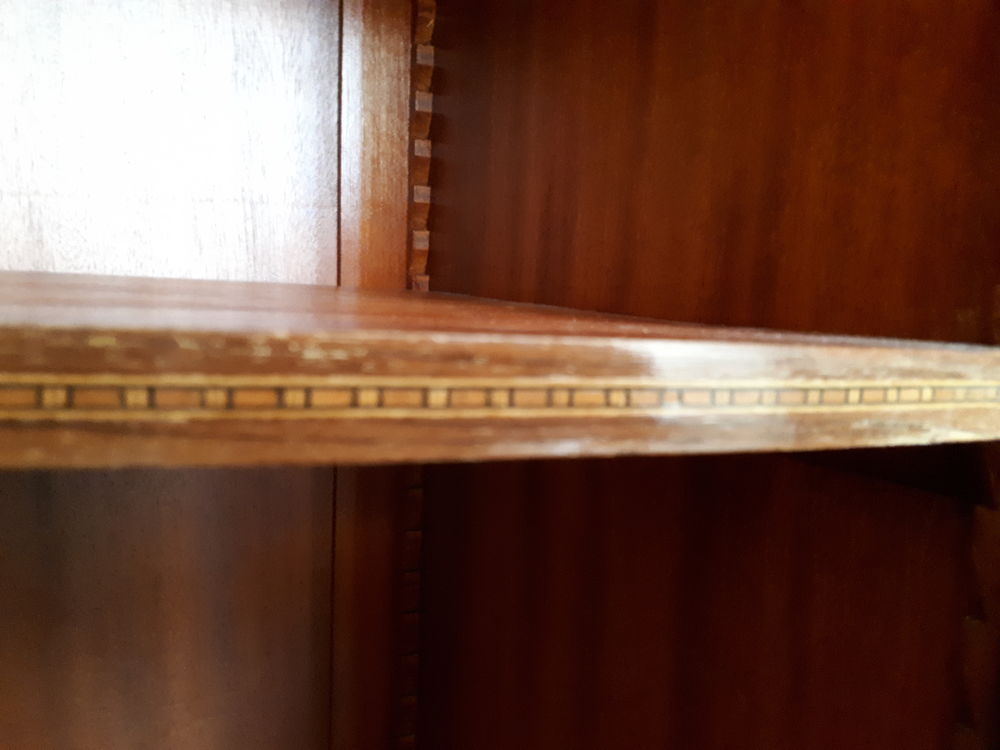 Armoire &agrave; glace biseaut&eacute;e art d&eacute;co avec portes cintr&eacute;es Meubles
