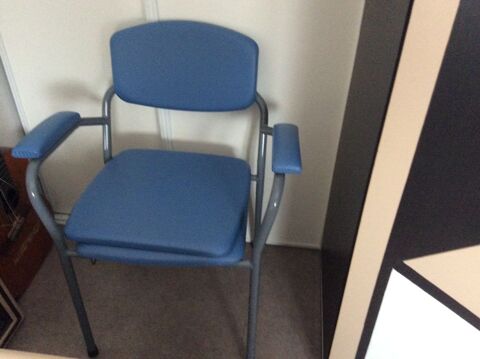 chaise perc�e neuve 20 Tr�gueux (22)