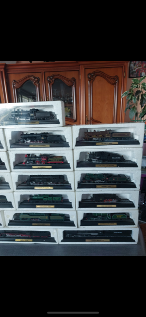 lot de trains minuatures de collection neuf  200 Suresnes (92)