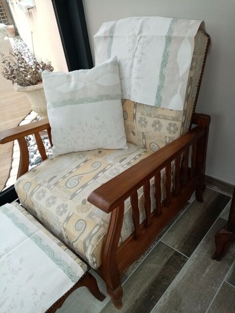 Fauteuil trs confortable assise large et de bon maintien. 120 Saint-Yrieix-sur-Charente (16)