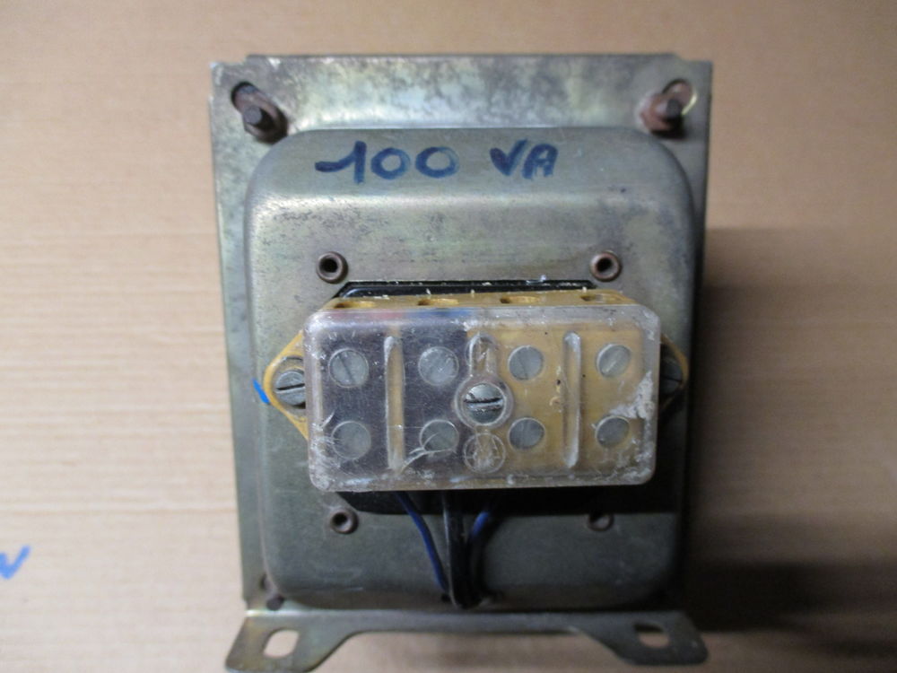 un transformateur de marque inconnue. Bricolage