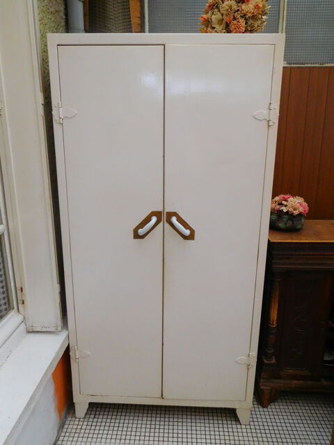 armoire mtal des annes 1940/1950 250 Vitry-sur-Seine (94)
