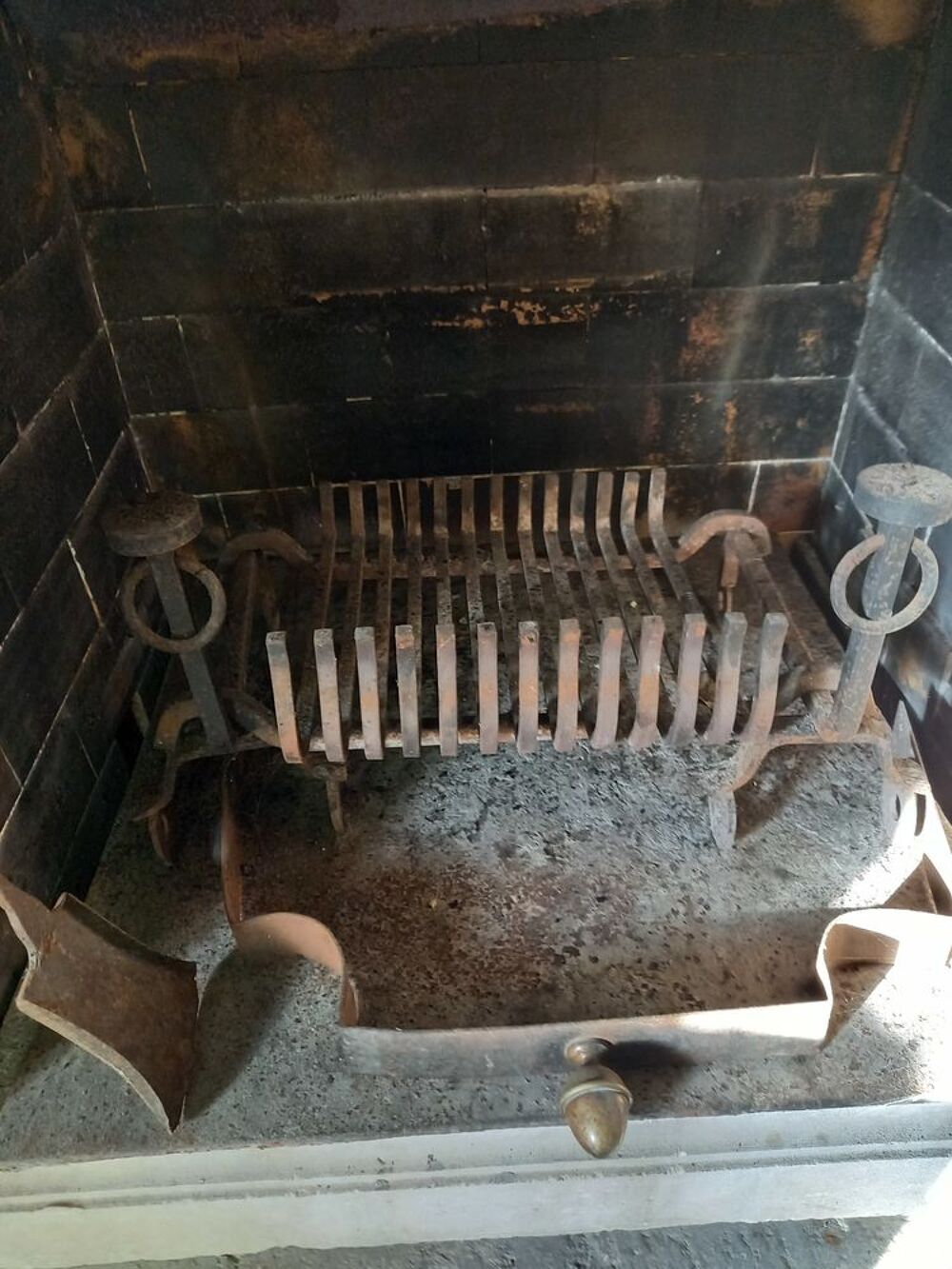 Porte b&ucirc;ches et chenets anciens Dcoration