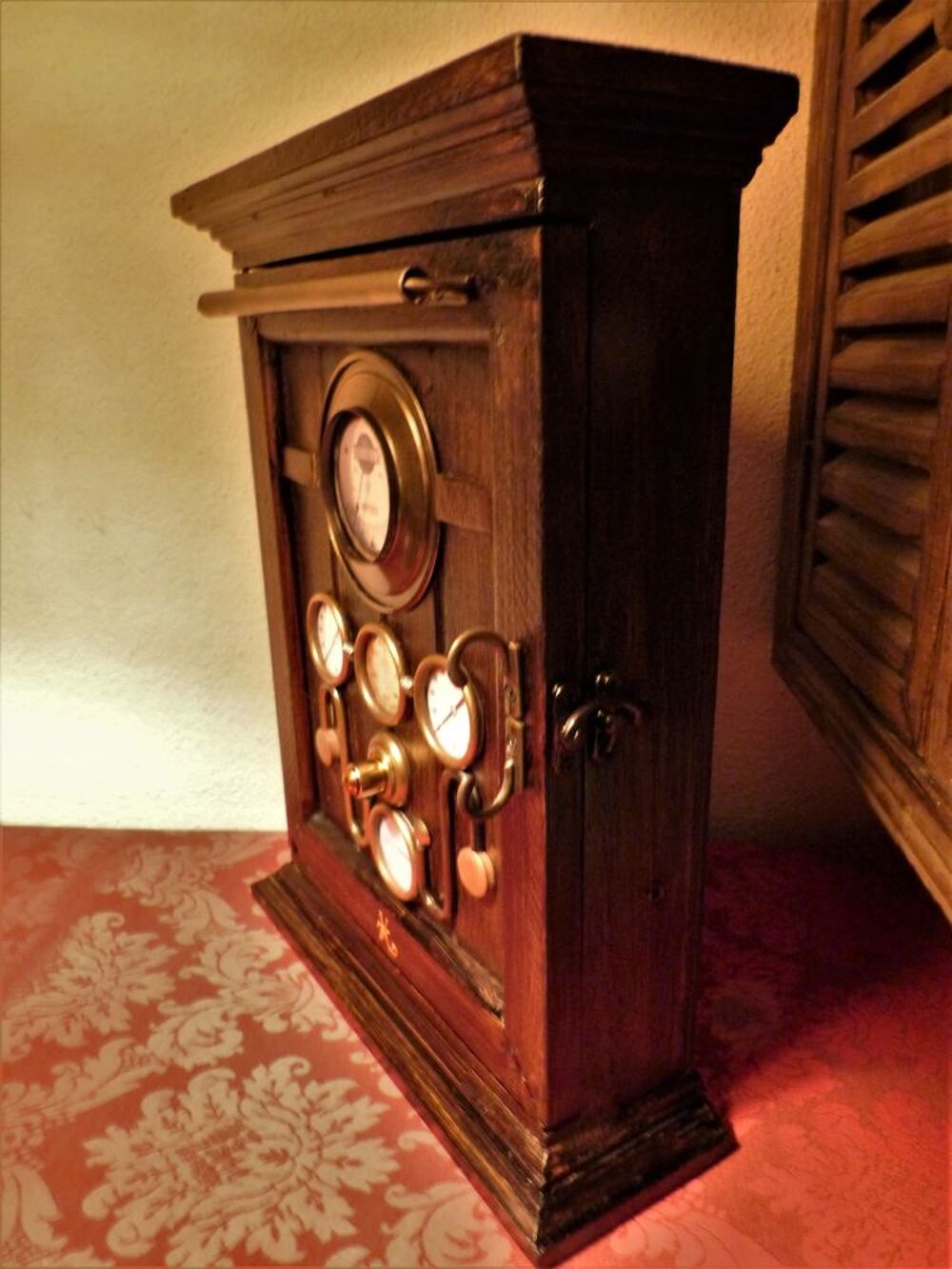 Boite de Curiosit&eacute; "MANOMETERS STYLE" Steampunk Décoration