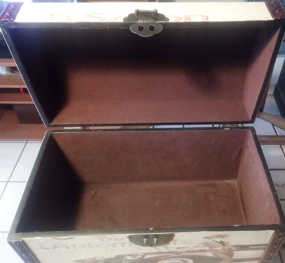 Coffre en bois vintage Meubles