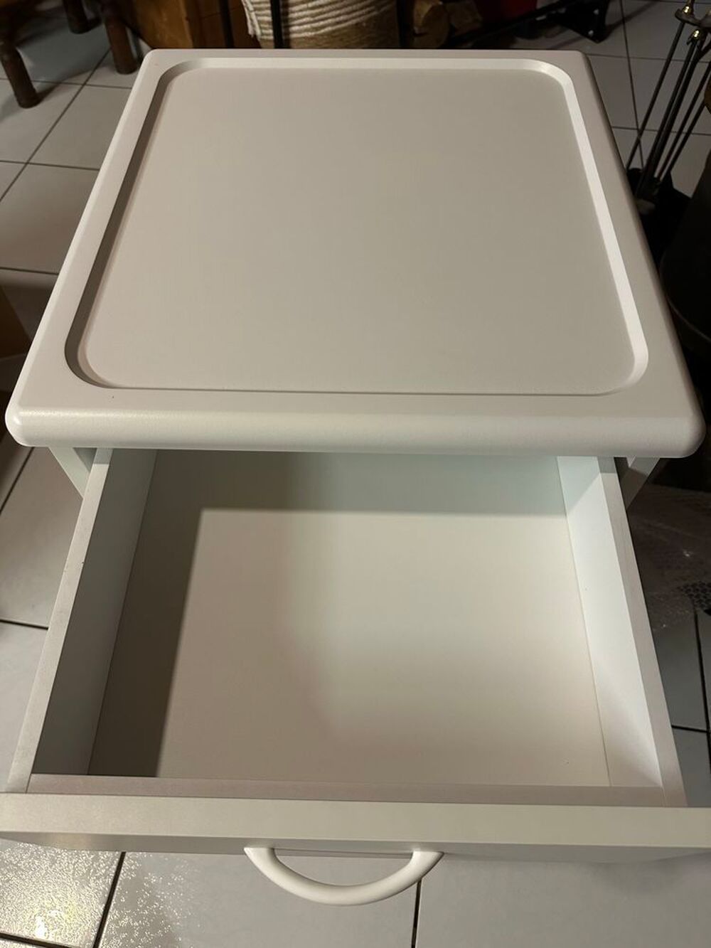 table chevet r&eacute;frig&eacute;r&eacute;e Meubles