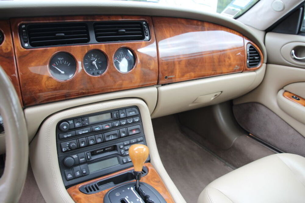 XK8 4.2i V8 2003 occasion 59310 Auchy-lez-Orchies