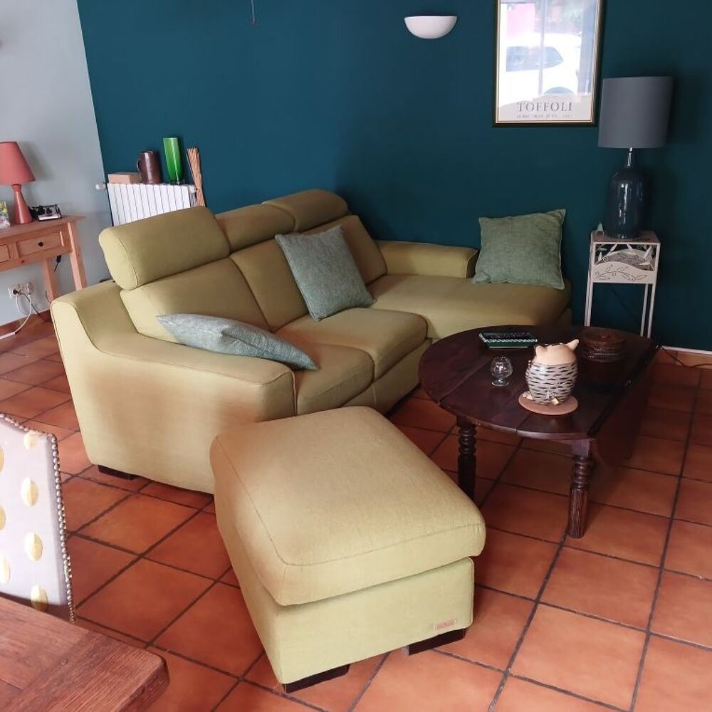 Canap&eacute; 3 places + Pouf assorti Meubles