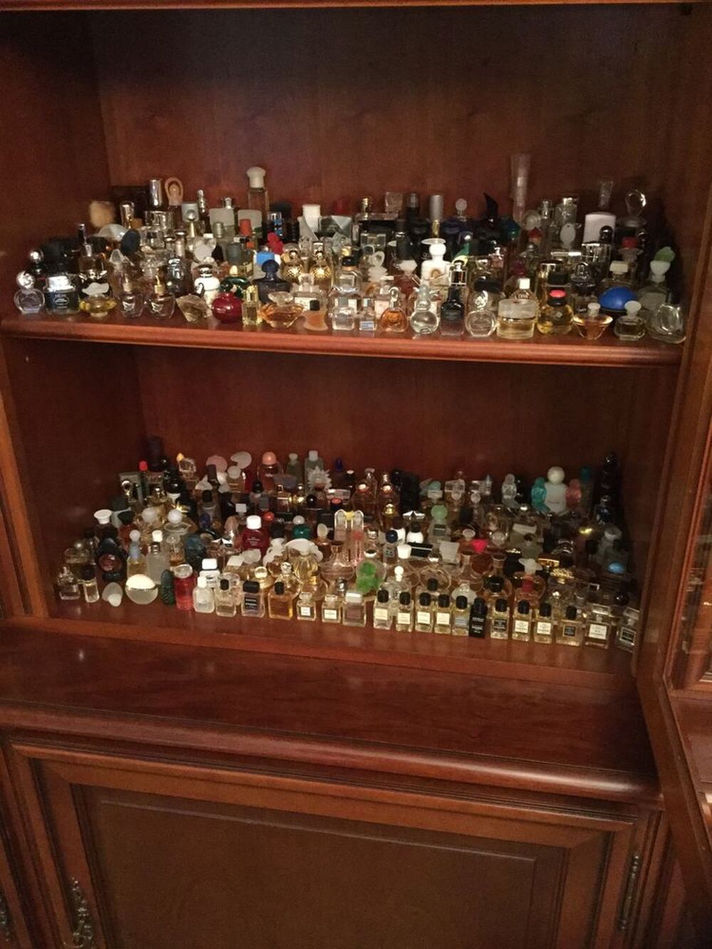 Collection de 400 miniatures de parfum 