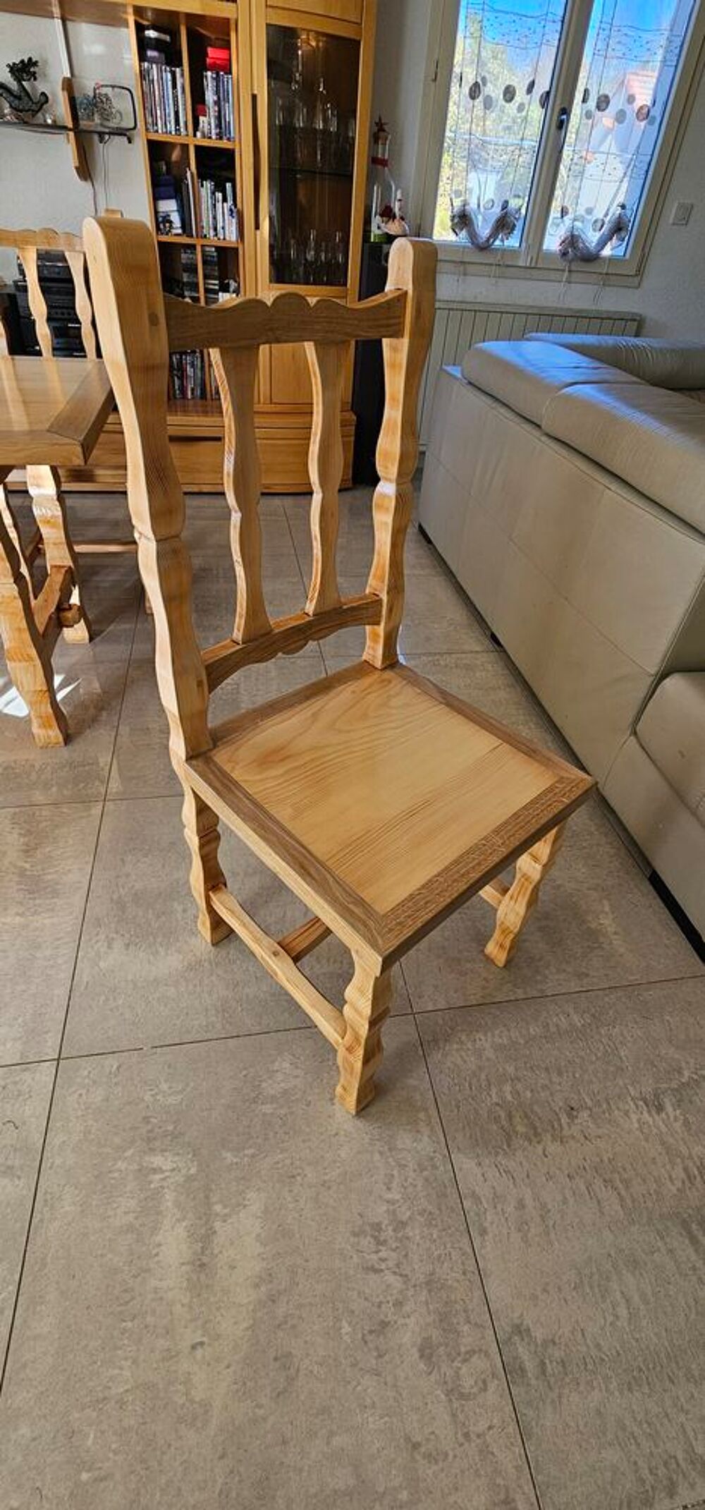 TABLE ET CHAISES FABRICATION ARTISANALE PERSONALISEE UNIQUE Meubles