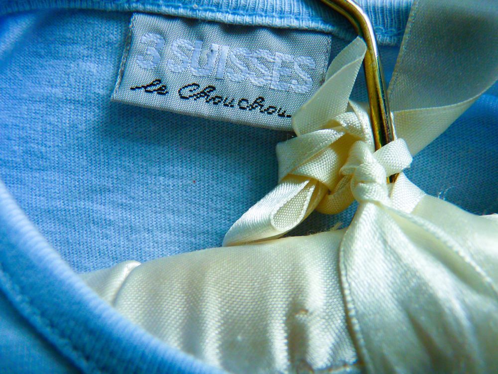 T-shirt Fille 2 ans 3 suisses bleu ciel manches longues TBE Vêtements enfants