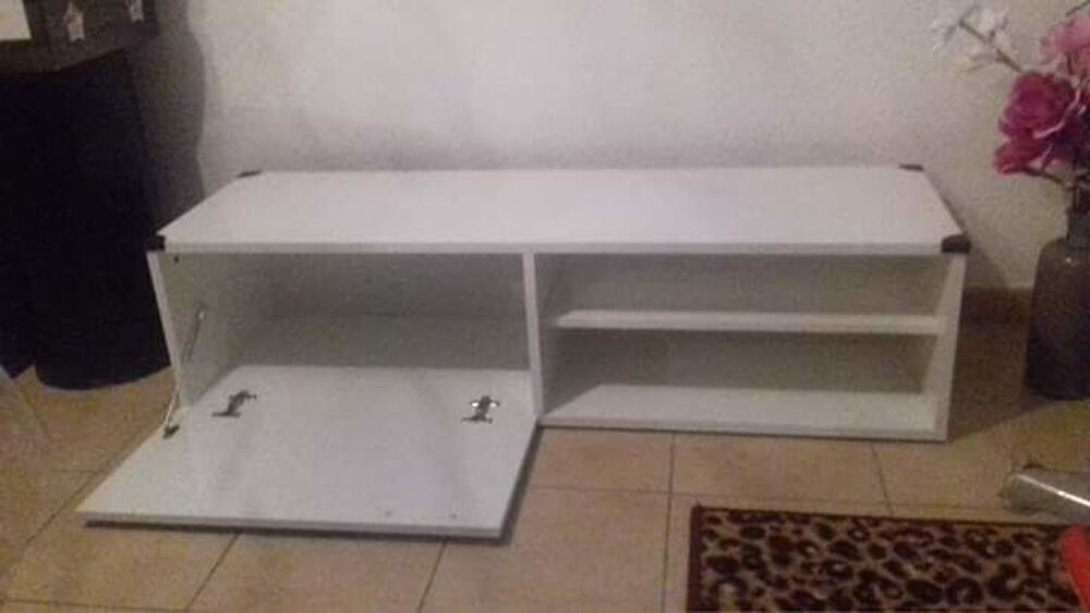 Meuble bas de t&eacute;l&eacute; Meubles
