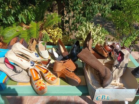 Lots de chaussures vintage annes 1970 0 La Ciotat (13)