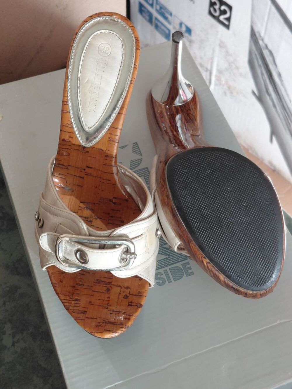Differentes chaussures , femles- enfants et hommes. Chaussures
