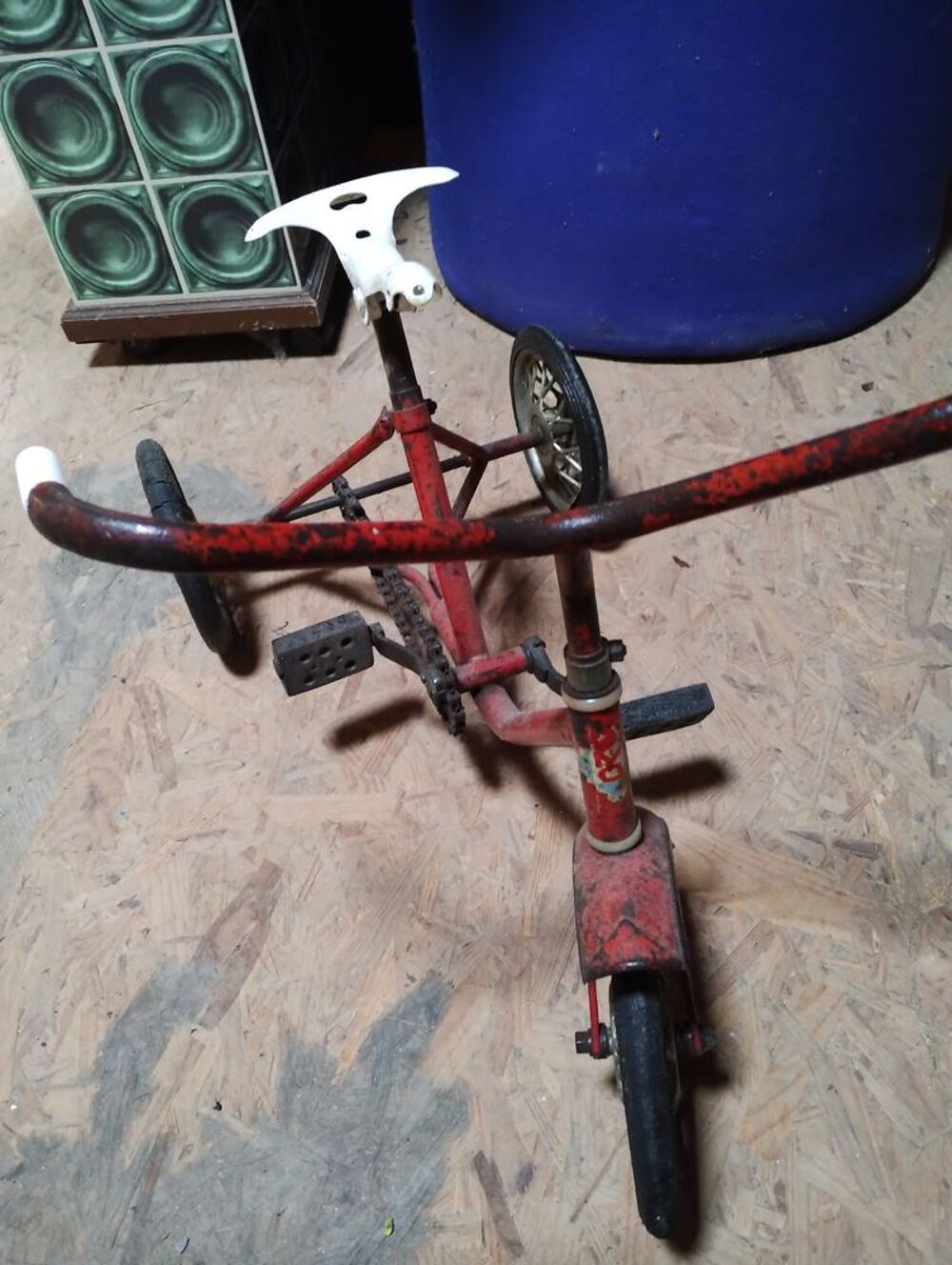 Ancien tricycle vintage 