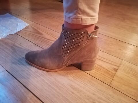 Bottines boots beige camel en daim 90 Angers (49)