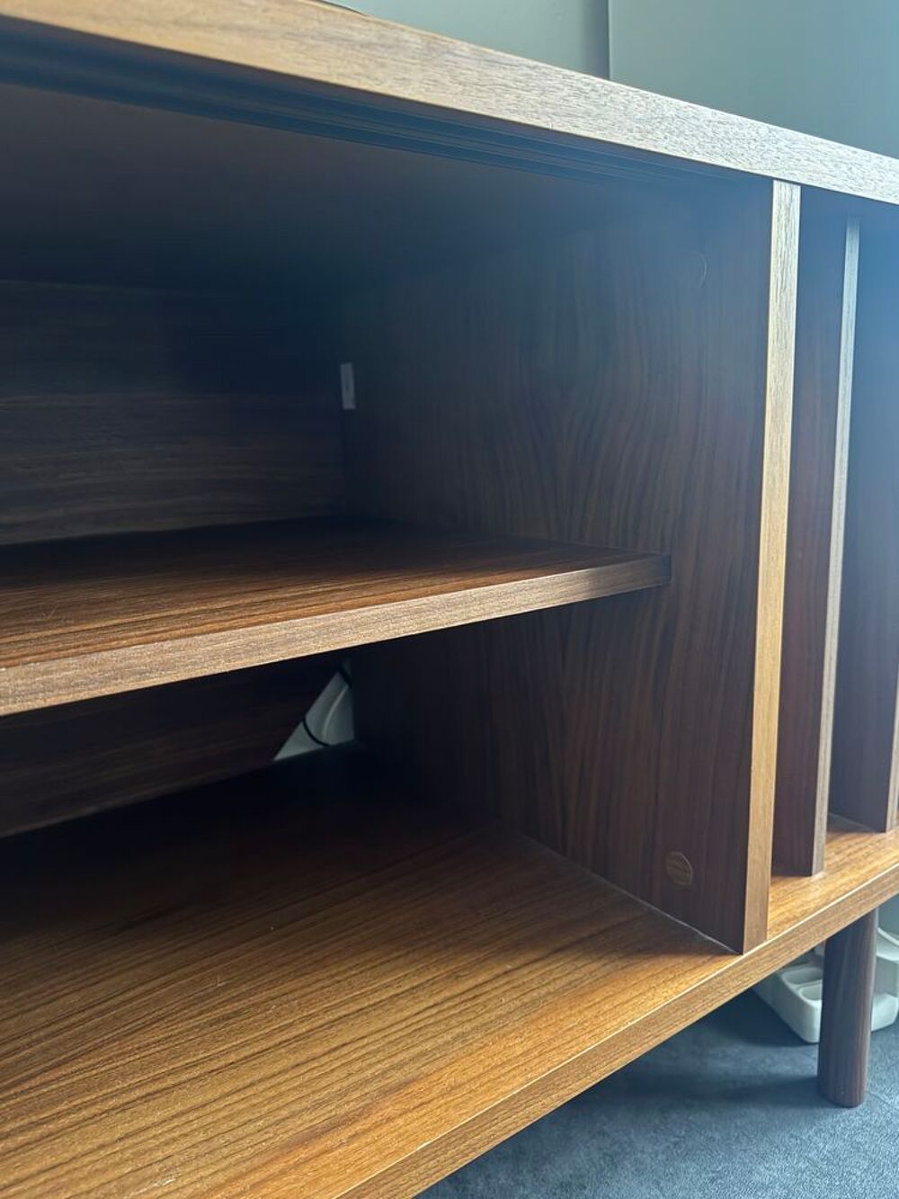 Buffet bas plaqu&eacute; noyer Meubles