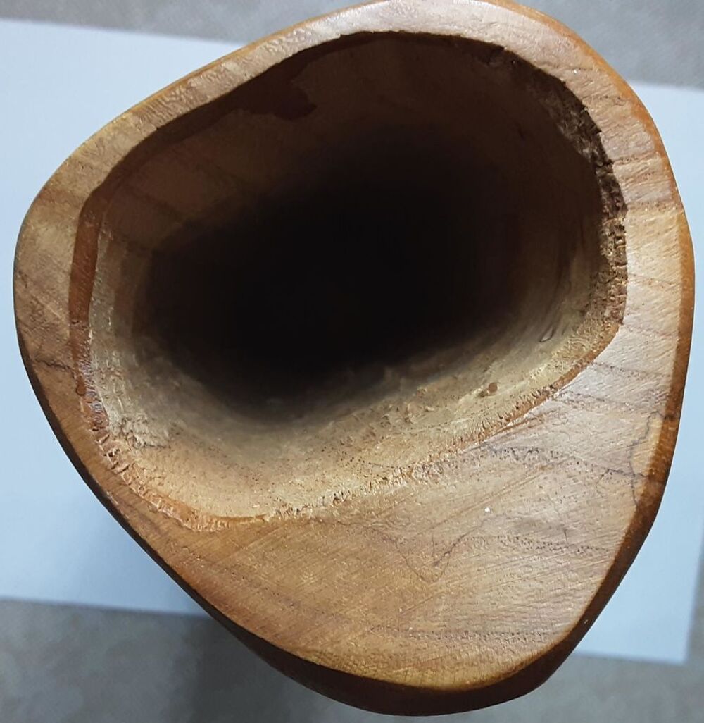 conteneur en bois clair d'olivier verniss&eacute; en ext&eacute;rieur Cuisine
