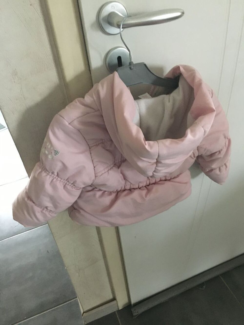 veste b&eacute;b&eacute; 12 mois Puériculture