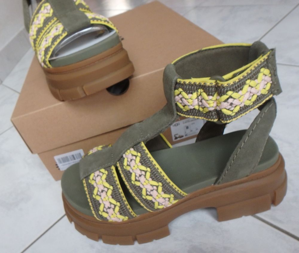 UGG sandales Taille 39 neuves 159 € Chaussures