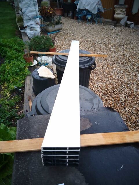 plinthe électrique en PVC blanche 30 Neuvy-sur-Loire (58)