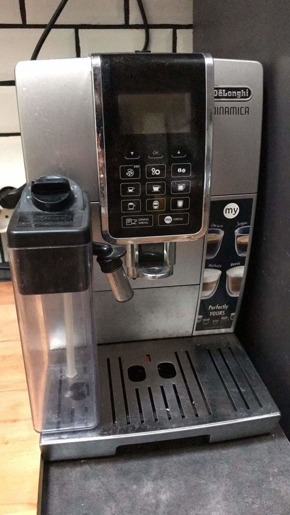 Cafeti&egrave;re &agrave; grains Delonghi Dinamica Electroménager