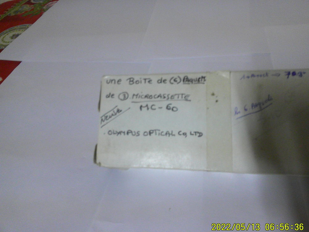 une Boite de ( 6 ) Paquets de 3. Micro cassettes Audio et hifi
