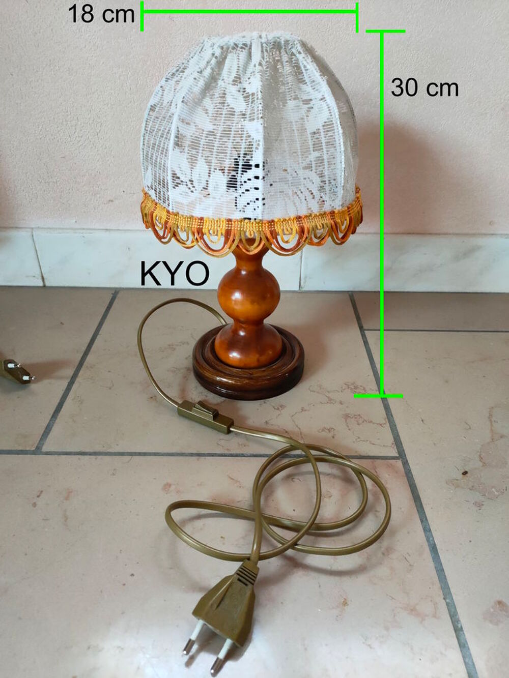 Lampe chevet-nuit bois &agrave; poser, abat-jour rond blanc tissu Décoration
