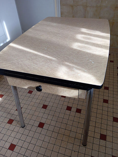 TABLE DE CUISINE FORMICA VINTAGE 150 Courtry (77)