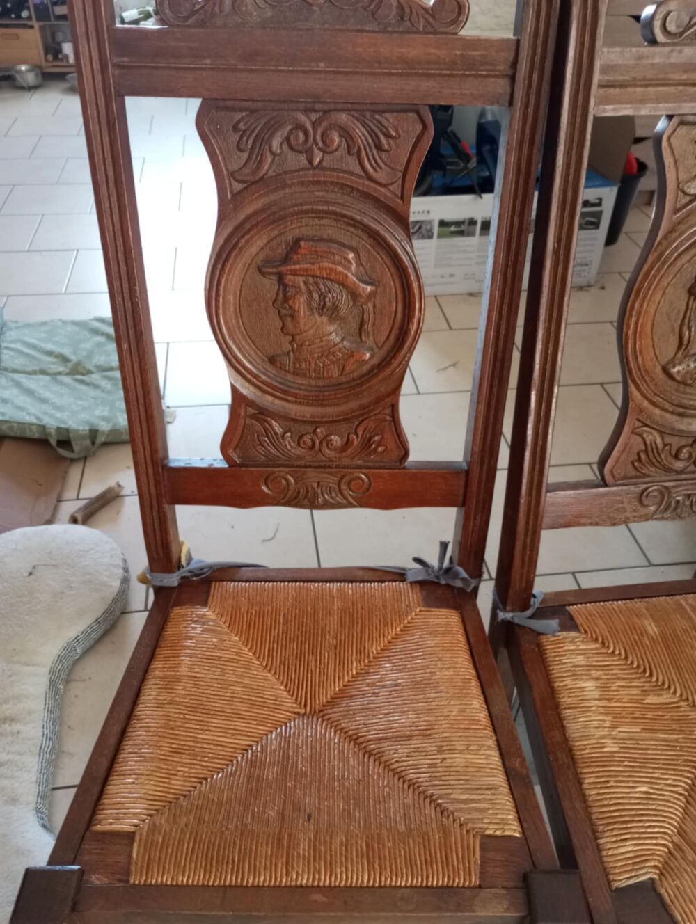 Ensemble buffet et tables avec ses six chaises Meubles