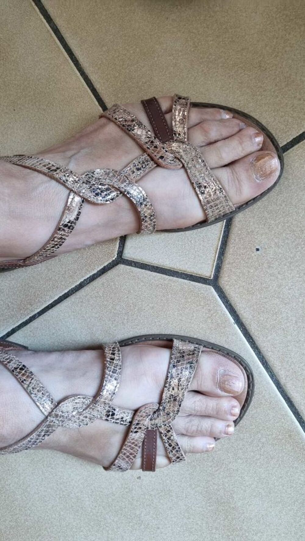 Sandalettes P39. Cuir int&eacute;rieur Chaussures