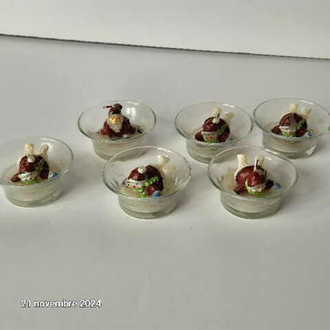 Lot de 4 bougies p�re noel et lutin + 2 offertes dans de pet 12 Saumur (49)