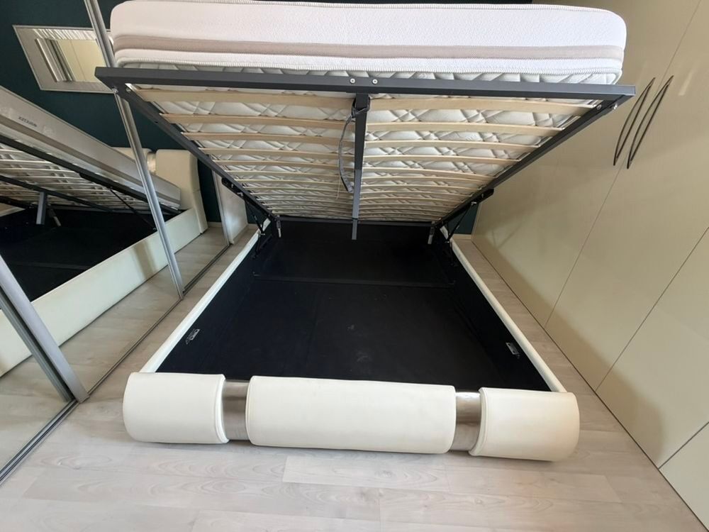 Lit coffre avec matelas neuf Meubles