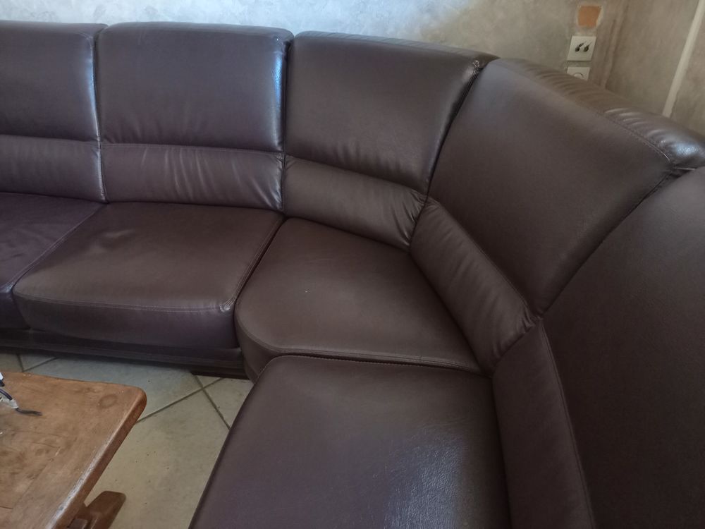 salon d'angle en cuir de couleur marron Meubles
