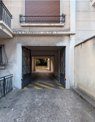  Parking / Garage à louer 14 m²