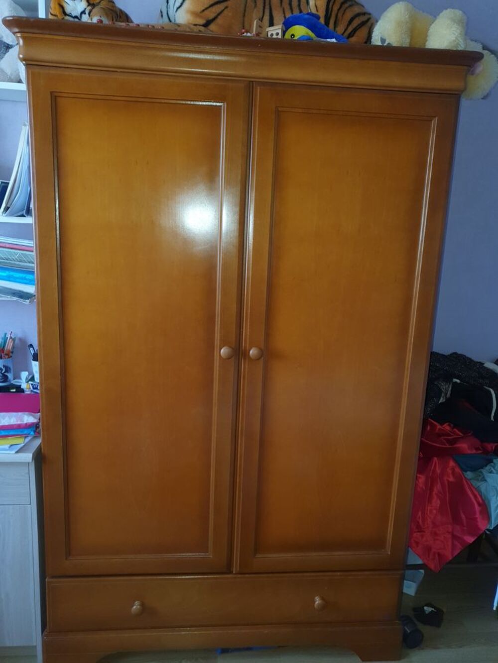 Chambre compl&egrave;te merisier massif style Louis Philippe Meubles