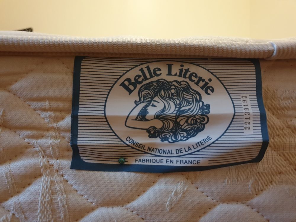 Lit 1,40 m / 1,90 m sommier matelas t&ecirc;te de lit Meubles