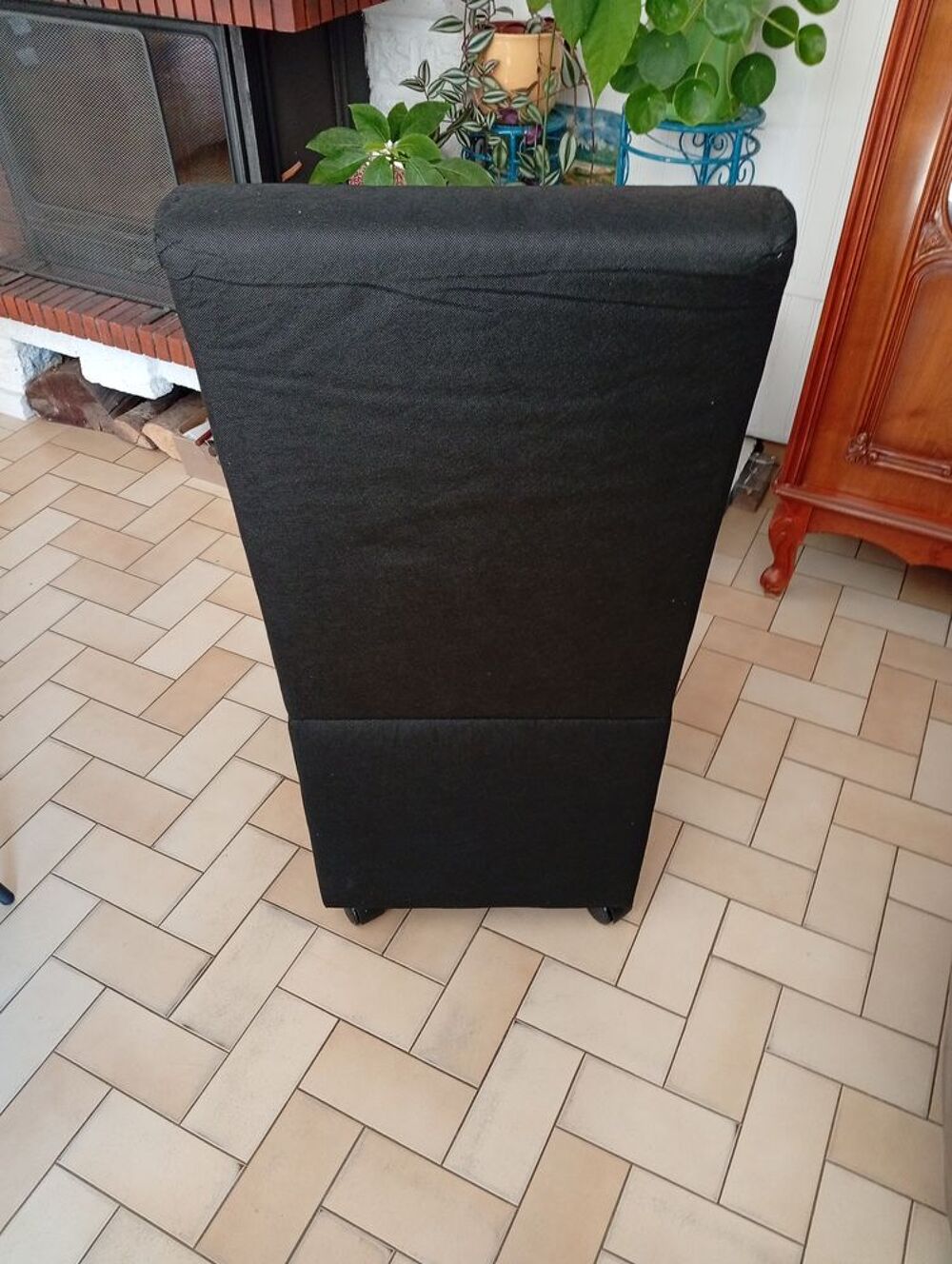 Fauteuil sur roulette s&eacute;curis&eacute; Meubles