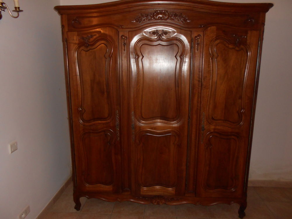 1 armoire style provencal ,1meuble t&egrave;l&egrave; ,1bibliotheque Meubles