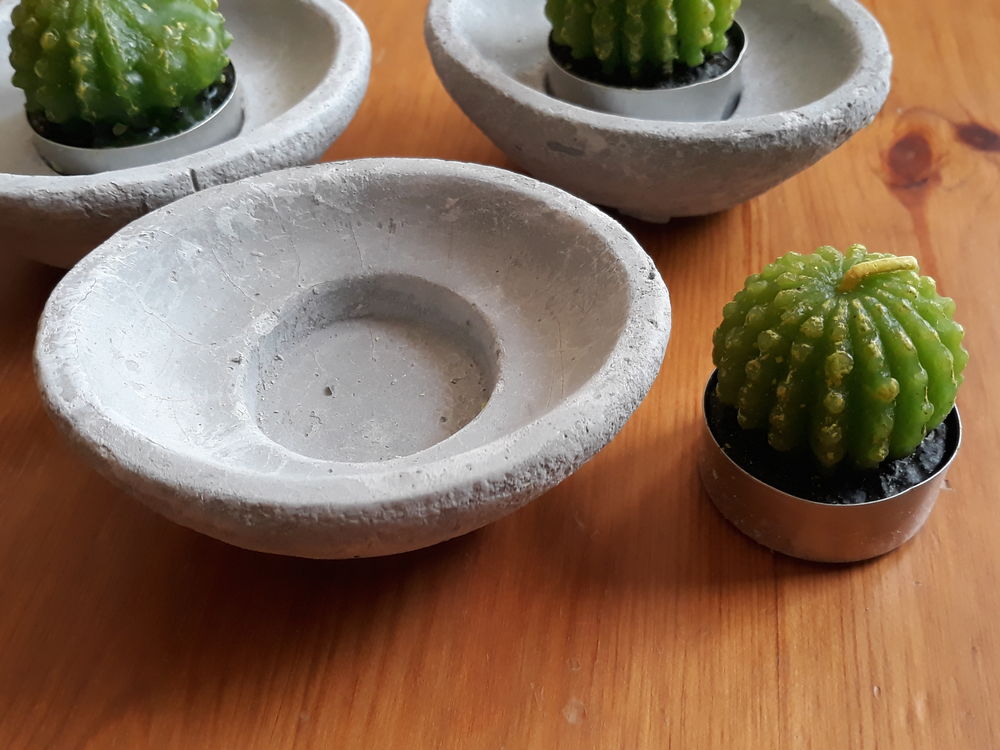 Lot de 3 bougies cactus sur socle - NEUF ( 3 bougies en cad Décoration