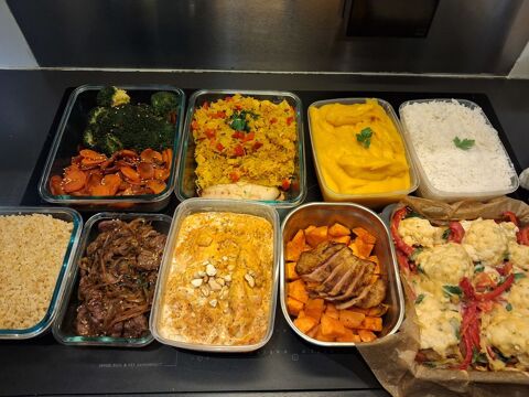 Cuisini&egrave;re / Chef &agrave; domicile 0 75016 Paris