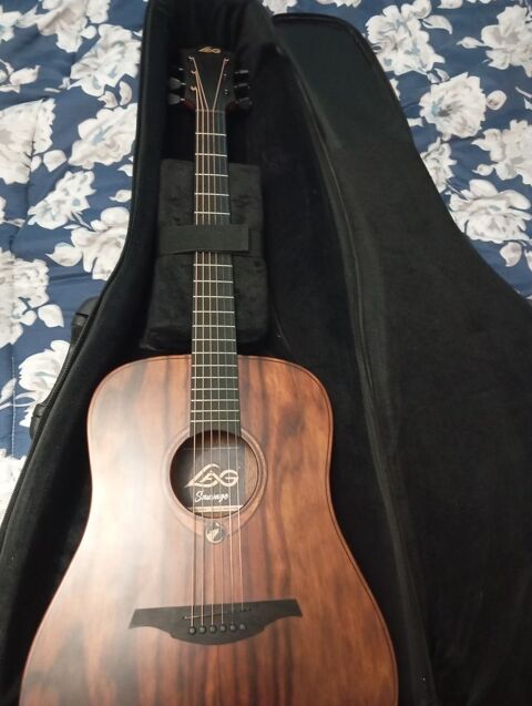 Guitare folk lag sauvage  350 Sainte-Sigol�ne (43)