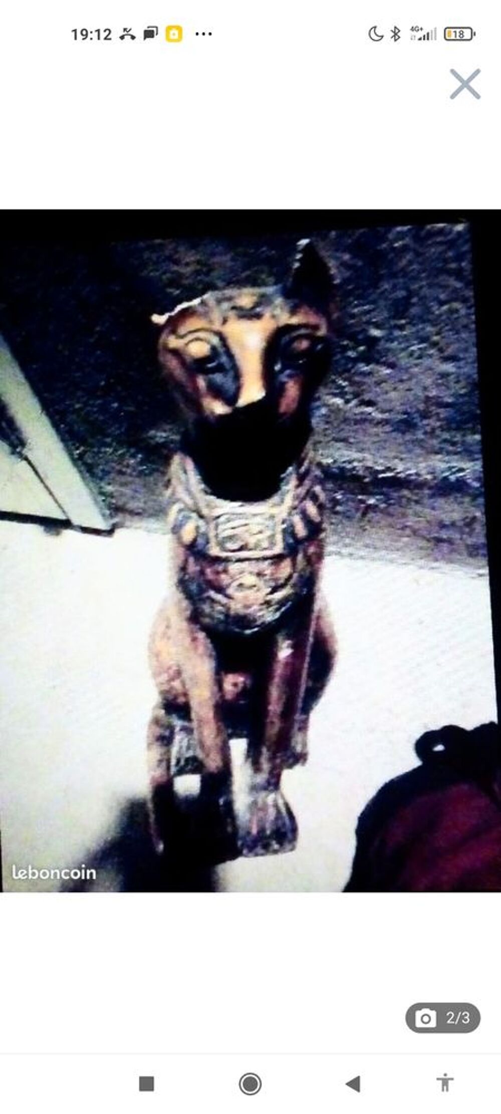 Statuette d un chat &eacute;gyptien avec des hi&eacute;roglyphes Décoration