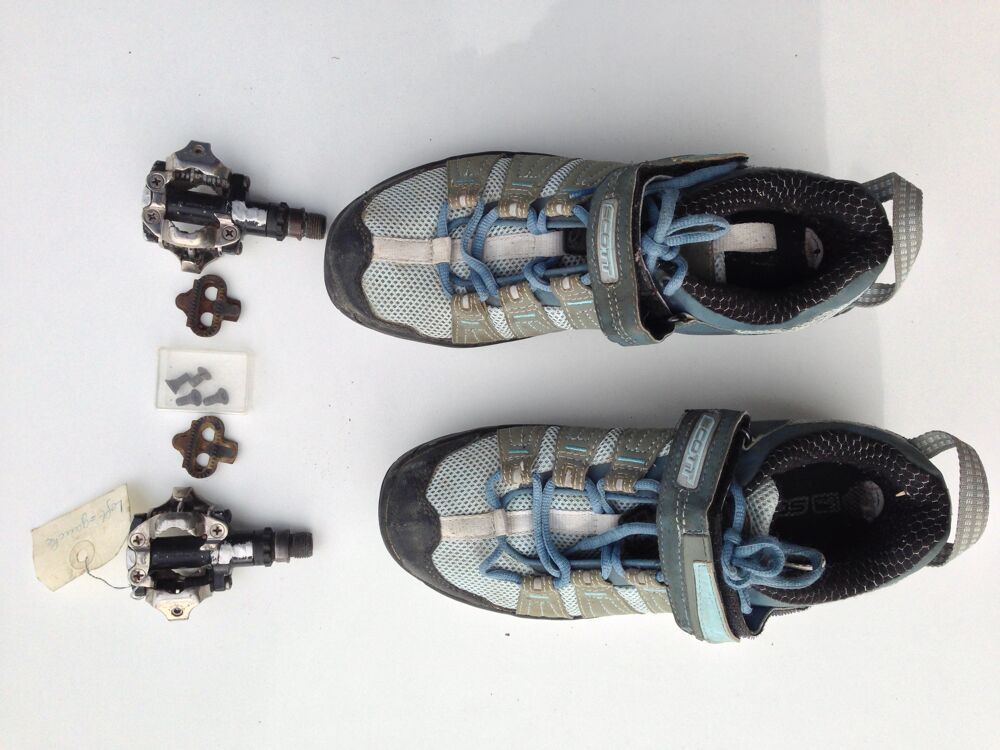 chaussures et porte v&eacute;lo Sports