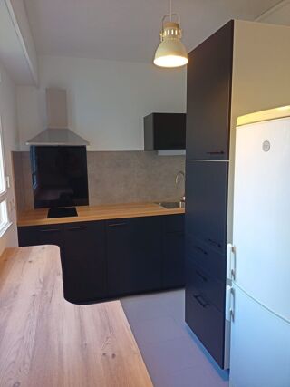 Appartement à louer 1 pièce 45 m² Poitiers