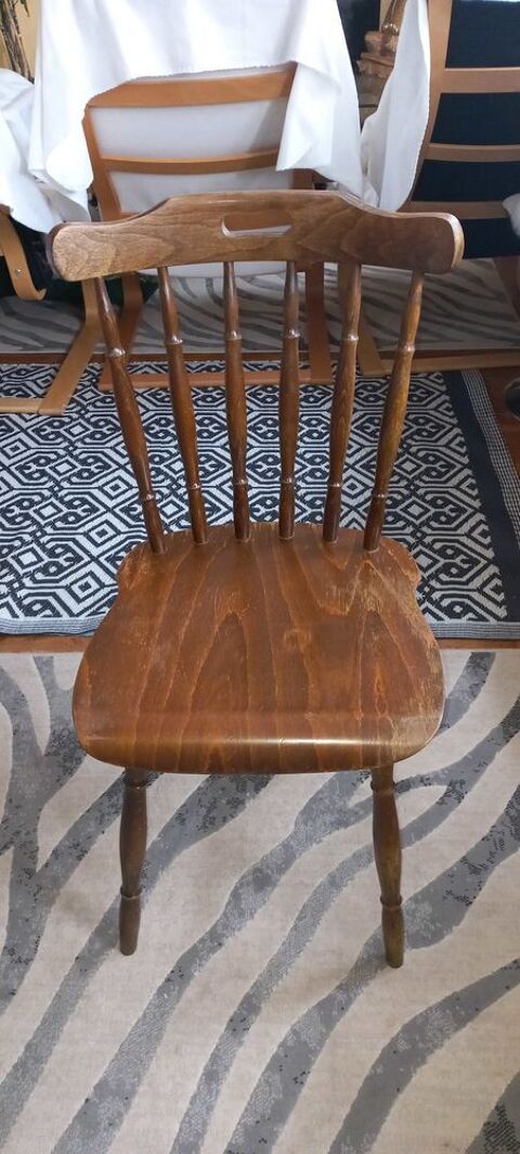 Ensemble tables et chaises de  caf� bistro  vintage en ch�ne 260 Guingamp (22)