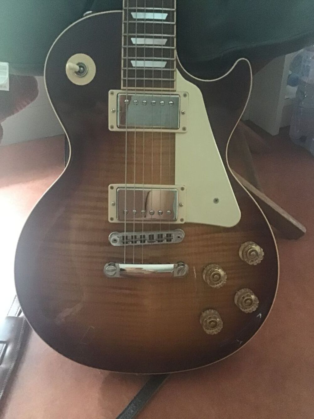 Guitare &eacute;lectrique sunburst Instruments de musique