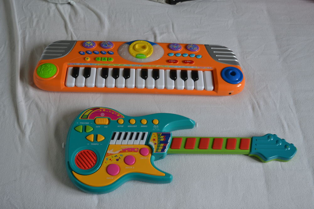jouets guitare + piano Matériel informatique